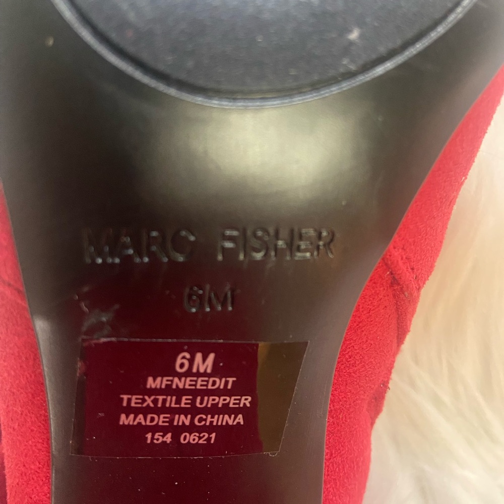 Marc Fisher Sz 6 Vibrant Red women’s short faux suede boots - Picture 6 of 8